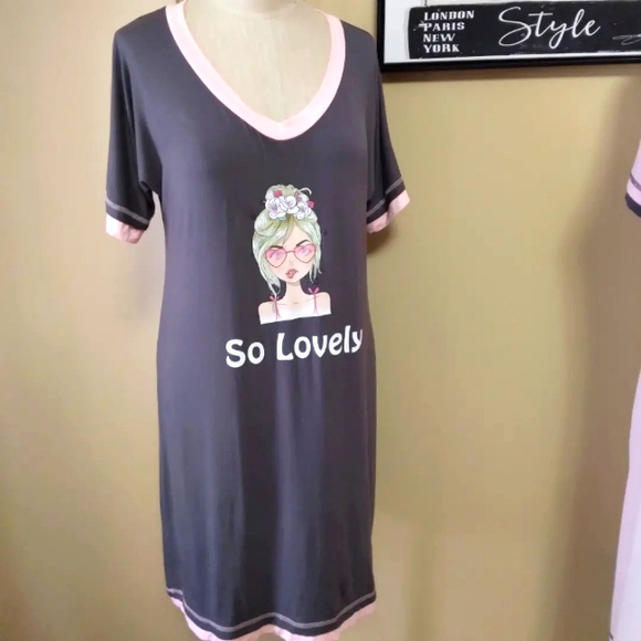 💥 CLOSET CLOSING SALE 💥 Ladies lounge dresses-2 - Picture 4 of 9